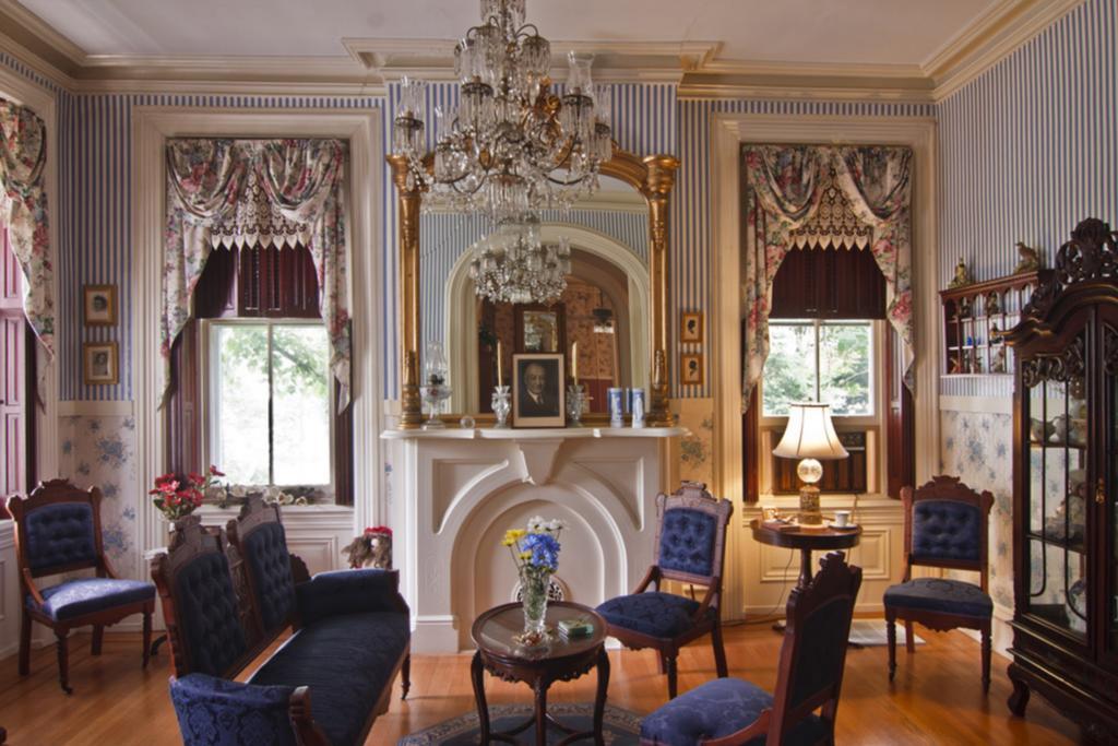 Lovelace Manor Bed And Breakfast Lancaster Exterior photo
