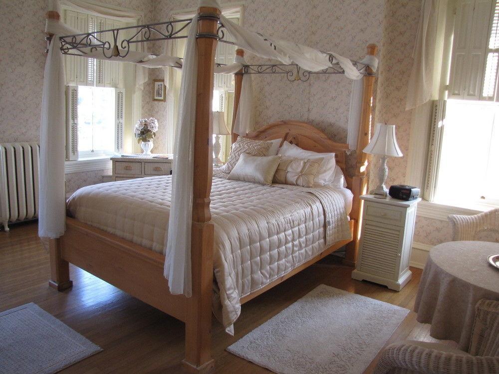 Lovelace Manor Bed And Breakfast Lancaster Exterior photo