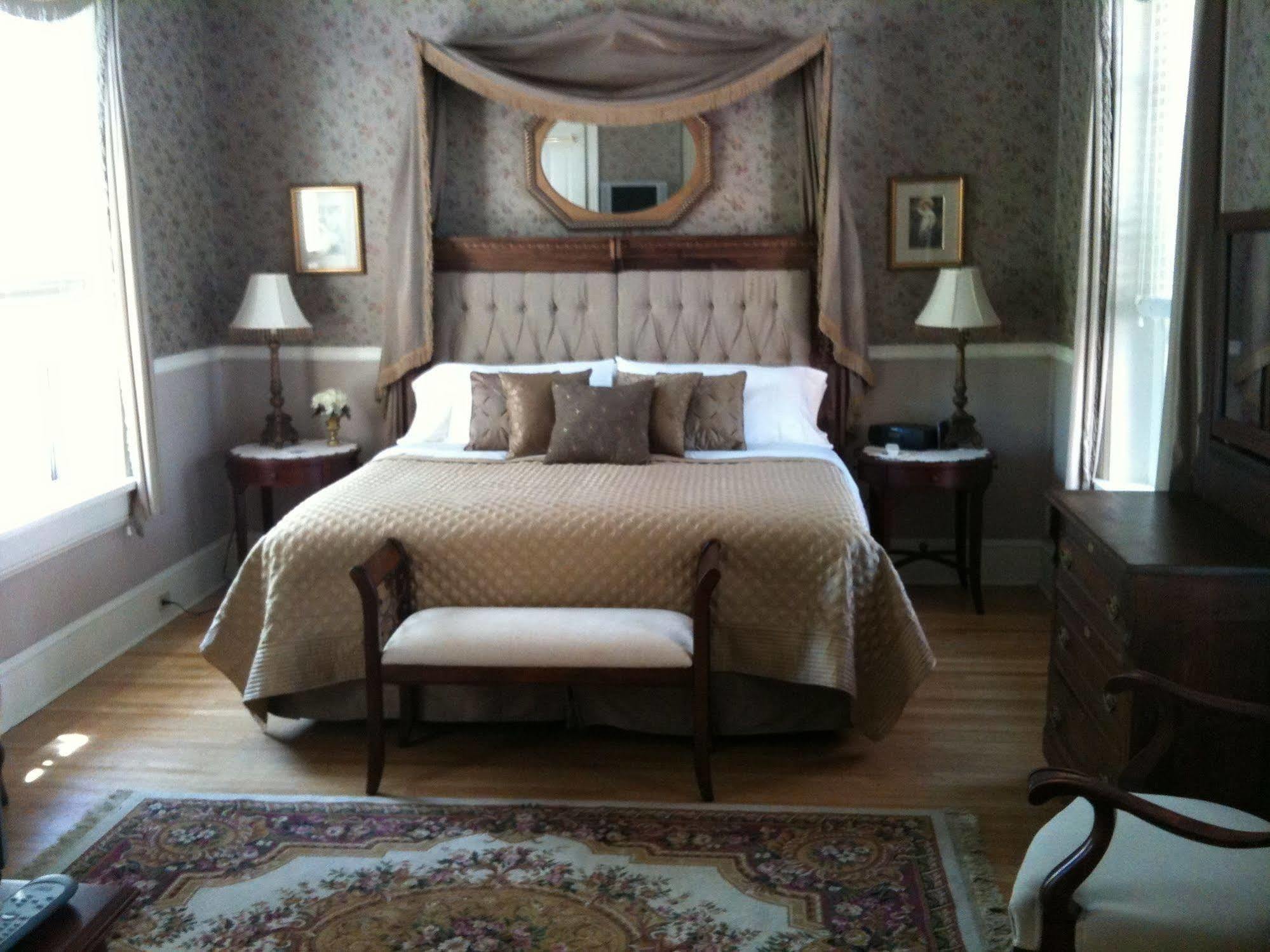 Lovelace Manor Bed And Breakfast Lancaster Exterior photo